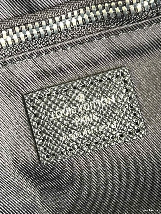 WIS MESSENGER LOUIS NEW VUITTON FLAP 0830